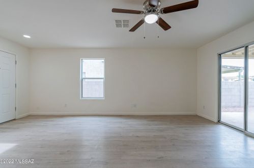 6419 Sunrise Vly Dr, Tucson AZ 85706-4979 exterior