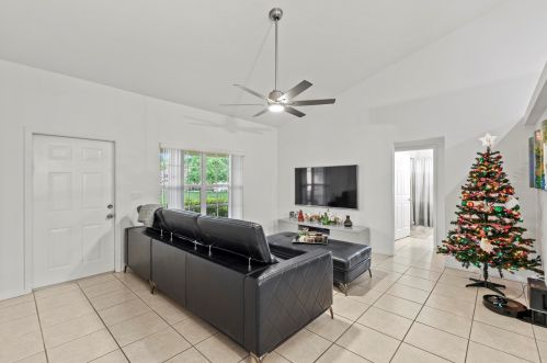 1808 Fears Ave, Fort Pierce FL  34953-4526 exterior