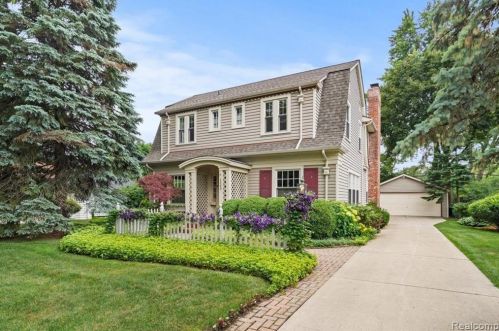 1260 Yorkshire Rd, Bham, MI 48009-7411