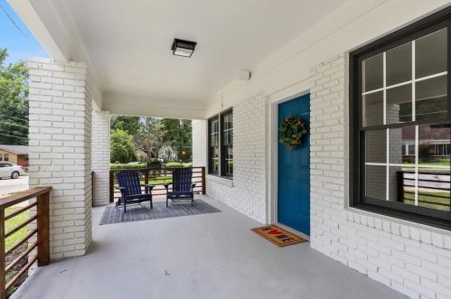 999 Cascade Rd, Atlanta GA  30311-2659 exterior