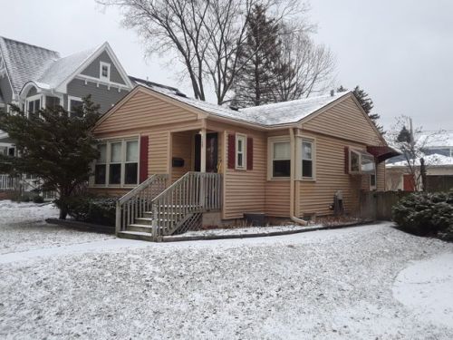 125 Myrtle Ave, Elmhurst, IL 60126-2624