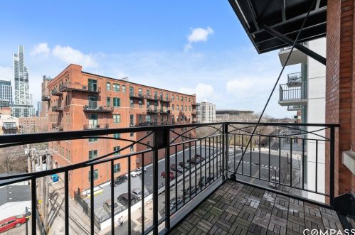 1601 Michigan Ave, Chicago IL 60616-1228 exterior