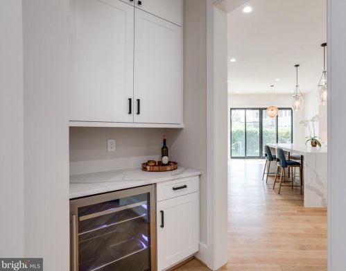 6801 Dillon Ave, Mc Lean VA  22101-4435 exterior