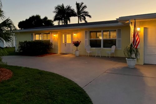 2984 Santa Anita St, Fort Pierce FL  34952-6007 exterior