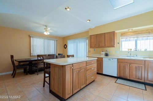 955 Camino Asturias, Green Valley AZ 85622-3246 exterior