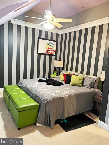 18 Alexander St, Alexandria VA  22314-3869 exterior