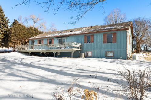 3915 Wilderness Rdg, Bull Valley IL 60012-1718 exterior