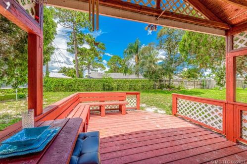 381 Gulfstream Ave, Fort Pierce FL  34983-1218 exterior