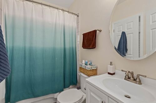 1740 Nagle Ave, Chicago IL 60706-4805 exterior