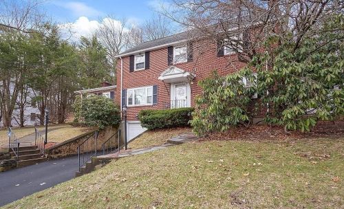 25 Cambridge Rd, Woburn, MA 01801-3422