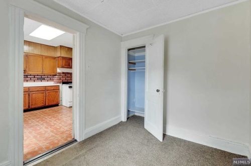 12 Bender Pl, Cliffside Park NJ 07010-1202 exterior