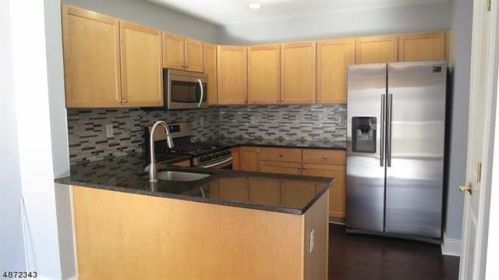 42 Wilshire Ter, Kinnelon, NJ 07405-3257