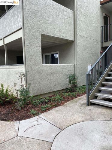 1505 Kirker Pass Rd, Concord, CA 94521-3258