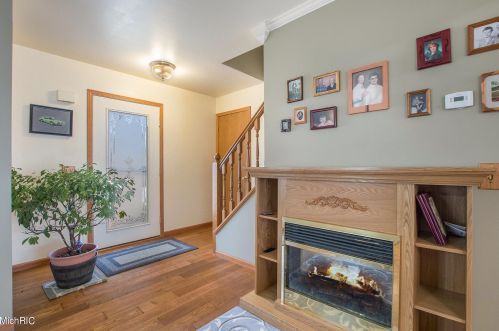 1944 Lincoln Rd, Allegan MI 49010-9435 exterior