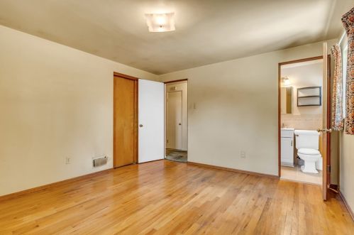 699 Fruithurst Dr, Pittsburgh PA 15228-2534 exterior