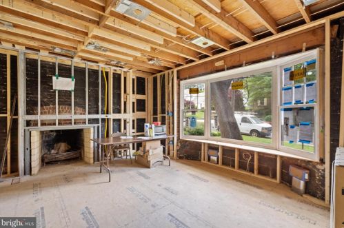 5121 Klingle St, Washington DC  20016-2654 exterior