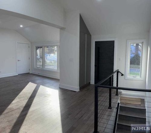 7 Poplar St, Closter NJ  07624-1030 exterior