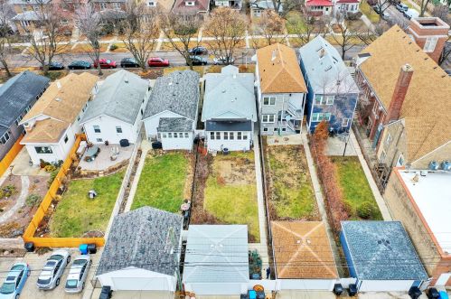 2311 Lunt Ave, Chicago IL  60645-4712 exterior