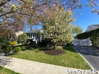 614 Bermuda Rd, Babylon NY 11704-7426 exterior