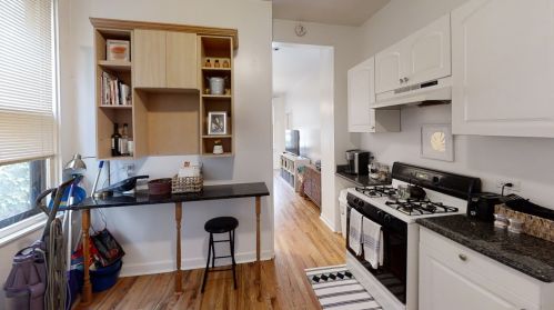 3120 Southport Ave, Chicago, IL 60657-6775