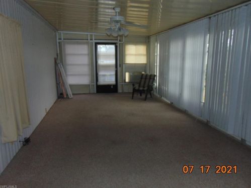 423 Cpe Florida Way, Naples FL 34104-4109 exterior