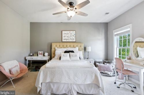 23309 Robin Song Dr, Clarksburg MD 20871-4500 exterior