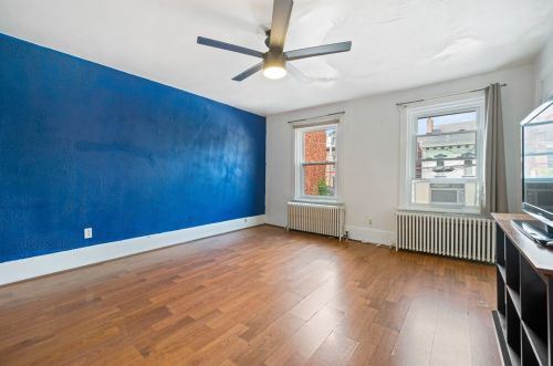 325 Main St, Pittsburgh PA 15215-2238 exterior