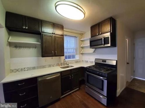 324 18 St, Philadelphia PA 19140-1014 exterior