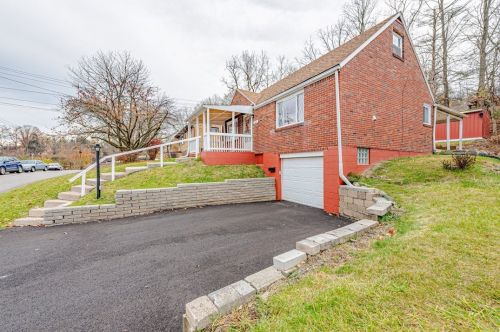 127 Joslyn Dr, Pittsburgh, PA 15235-3802