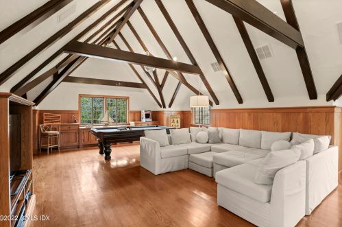 528 Field Point Rd, Greenwich CT 06830-6446 exterior