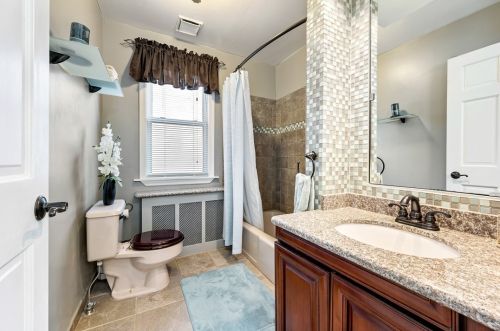 1242 Morningside Ave, Pittsburgh PA 15206-1351 exterior