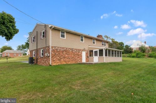 99 Park Heights Blvd, Hanover PA  17331-4005 exterior