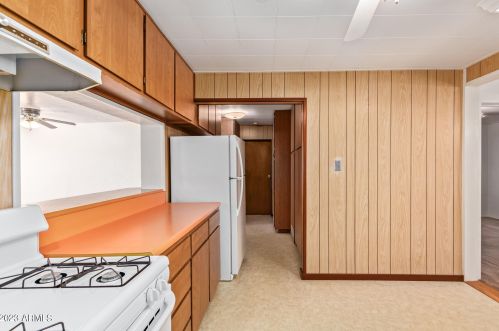 8301 28th Dr, Phoenix AZ 85051-8464 exterior