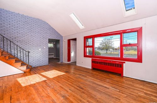 50 Great East Neck Rd, Babylon NY 11704-7631 exterior