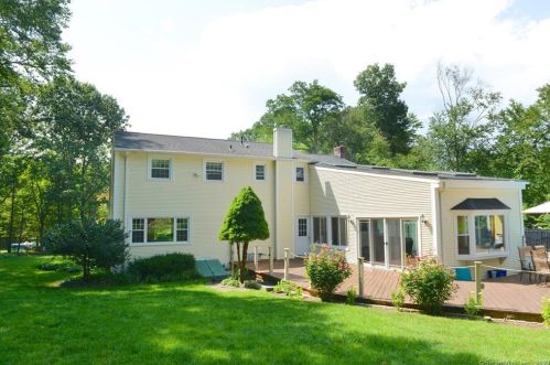 95 Mountain View Dr, Torrington CT 06791-1120 exterior