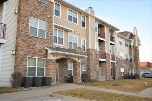 1331 University Ave, Waukee, IA 50263-8584