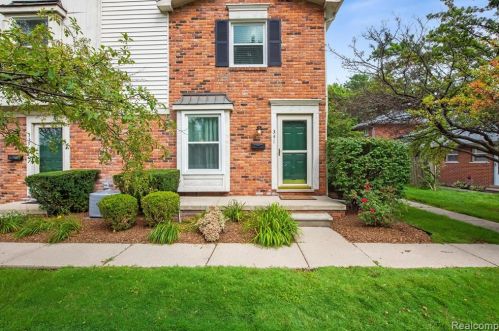 341 Crooks Rd, Clawson MI  48017-2632 exterior