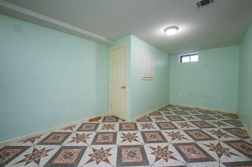 29 Pocantico Ave, Springfield MA 01109-1463 exterior