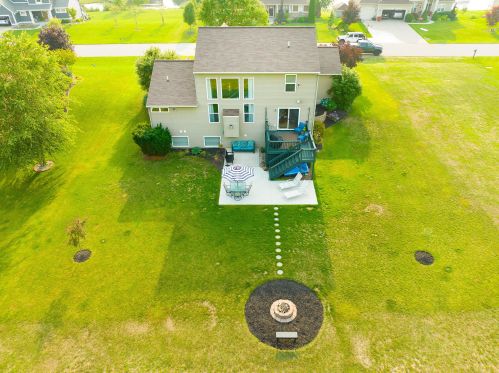 6308 Norfolk Dr, Meskegon MI 49444-7894 exterior