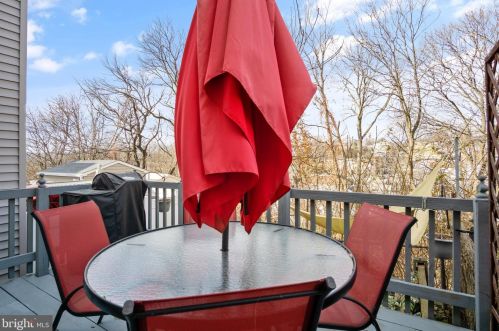 250 Krams Ave, Philadelphia PA 19128-4734 exterior