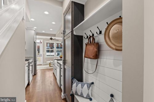 1807 Bay St, Washington DC  20003-2510 exterior