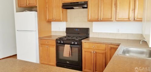 36 Campbell Ave, Edison NJ  08817-3407 exterior