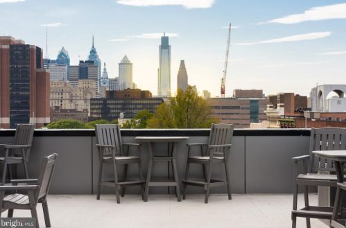 226 Arch St, Philadelphia PA  19106-4400 exterior