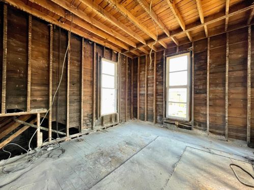 460 Clay Ave, Meskegon MI 49440-1002 exterior