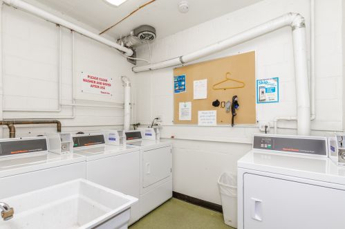 619 Stratford Pl, Chicago IL 60657-2667 exterior