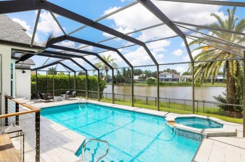 117 Sharwood Dr, Naples FL 34110-5724 exterior