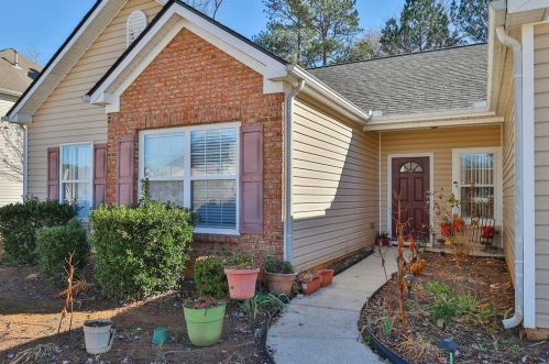 4120 Medlock Park Dr, Lithonia GA  30039-8777 exterior