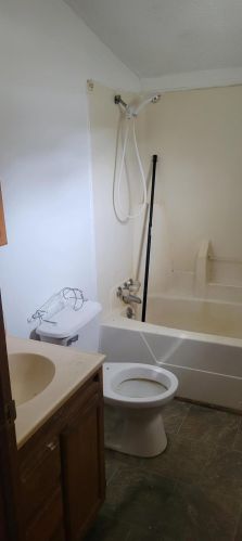 230 Michigan Ave, Three Rivers MI 49093-2122 exterior