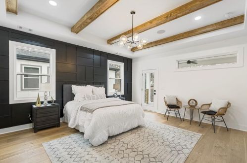 2020 Cambridge Ave, Atlanta GA 30337-1816 exterior