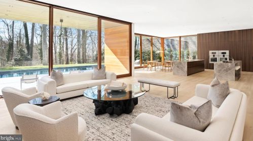 3131 Chain Brg Rd, Washington DC 20016-3301 exterior